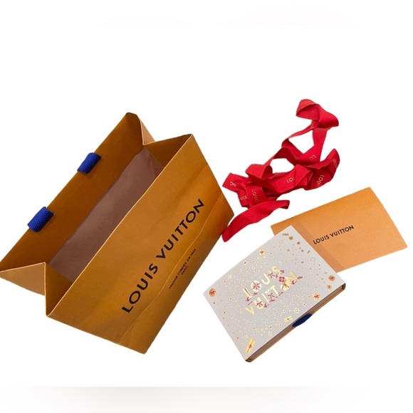 NWT Louis Vuitton leather zippered coin purse gold-tone clasp box & bag marked - Picture 2 of 10